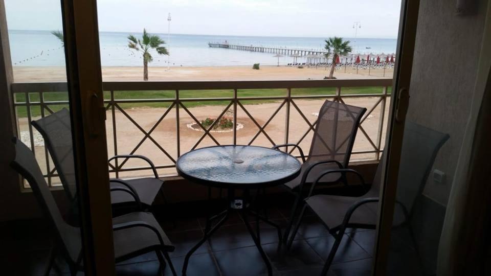 Porto South Beach Royal Sea View Families صف اول بحر مباشر Ain Sukhna Eksteriør bilde